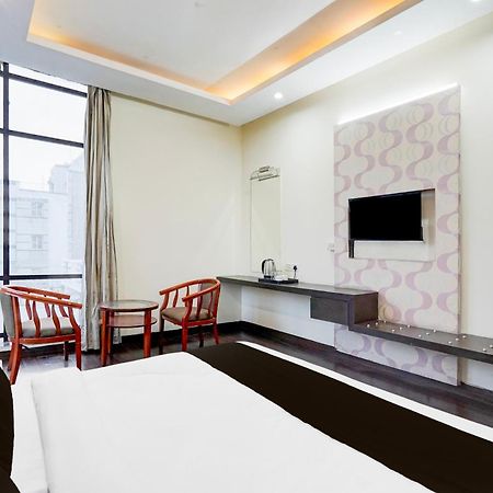 Super Townhouse Sector 51 Noida Near Metro Station Hotell Exteriör bild