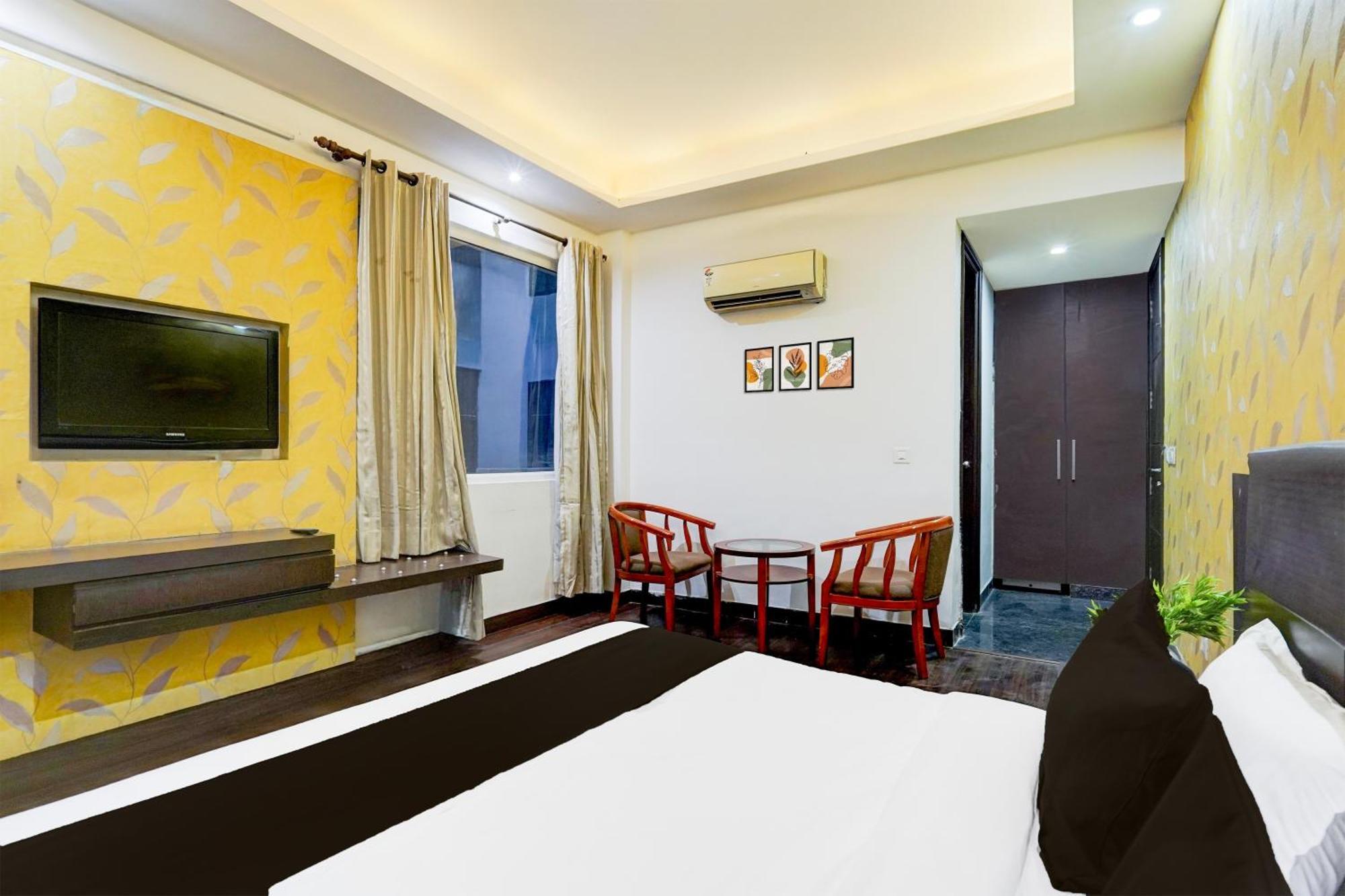 Super Townhouse Sector 51 Noida Near Metro Station Hotell Exteriör bild
