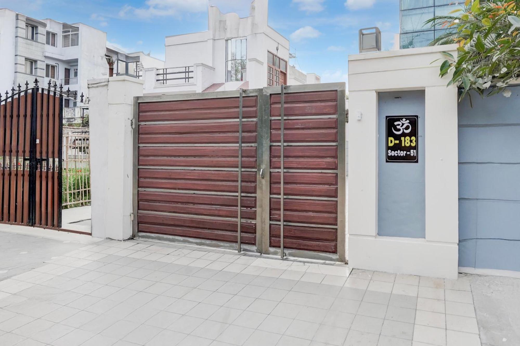 Super Townhouse Sector 51 Noida Near Metro Station Hotell Exteriör bild